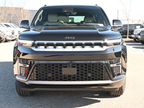 New 2026 Jeep Grand Wagoneer 4WD image 3