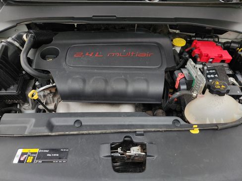 Used 2019 Jeep Compass Limited AWD/4WD image 32