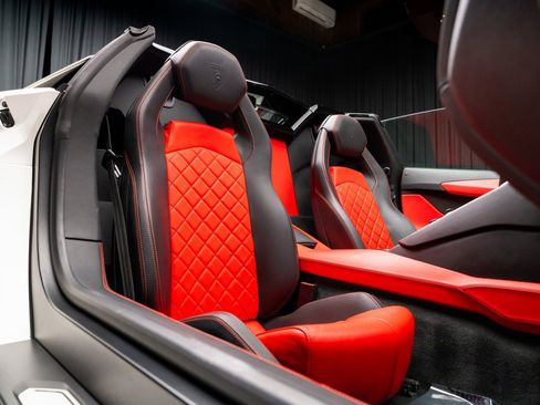 Used 2015 Lamborghini Aventador LP 700-4 image 5