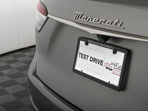 Certified 2022 Maserati Levante GT image 37
