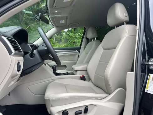 Certified 2023 Volkswagen Atlas SE w/ Black Wheel Package AWD/4WD image 8