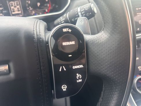 Used 2018 Land Rover Range Rover Sport HSE Dynamic image 16
