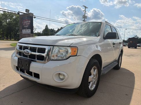 Used 2009 Ford Escape XLT FWD image 2