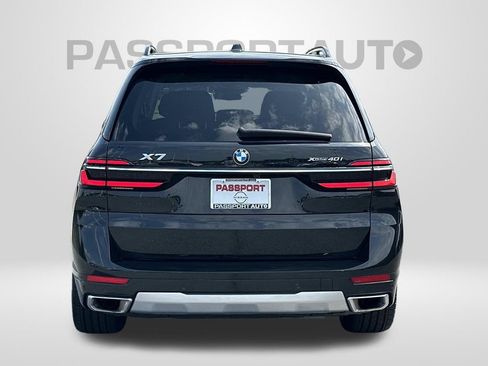 Used 2023 BMW X7 xDrive40i w/ Climate Comfort Package AWD/4WD image 3