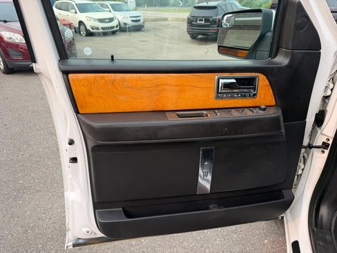 Used 2014 Lincoln Navigator L 4WD w/ Equipment Group 101A image 33