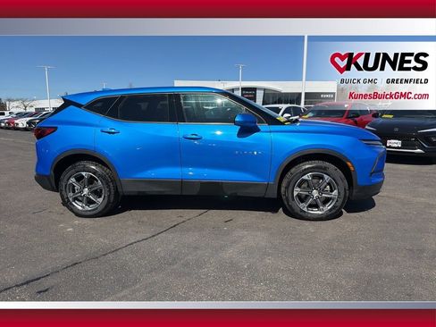 Used 2025 Chevrolet Blazer LT image 4