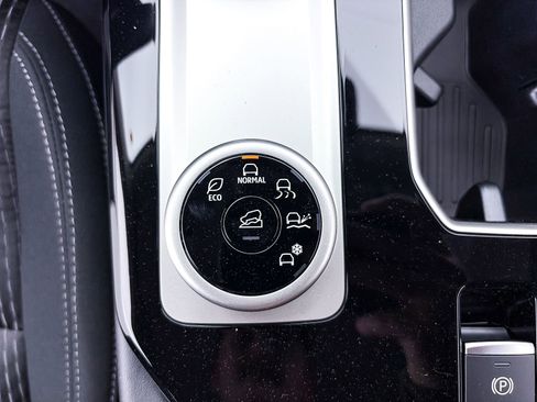 New 2026 Mitsubishi Outlander ES image 18