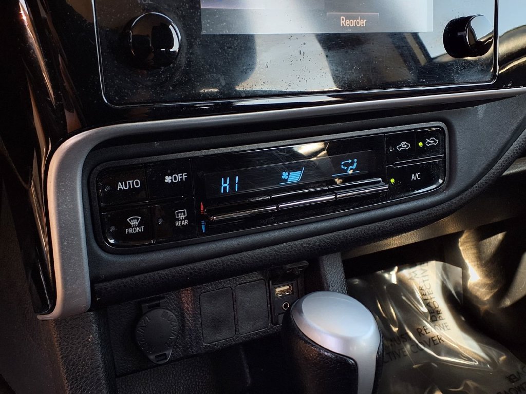 Certified 2018 Toyota Corolla LE FWD image 12