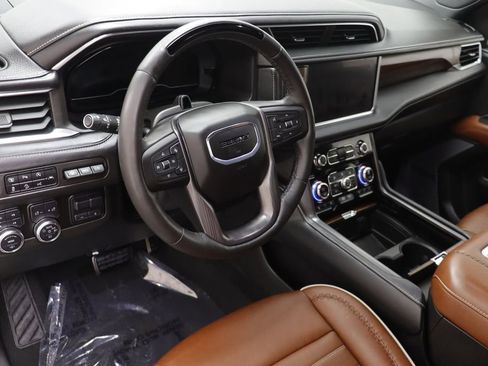 Used 2024 GMC Yukon XL Denali Ultimate image 6