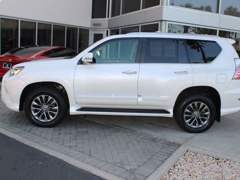 Used 2015 Lexus GX 460 Luxury image 2