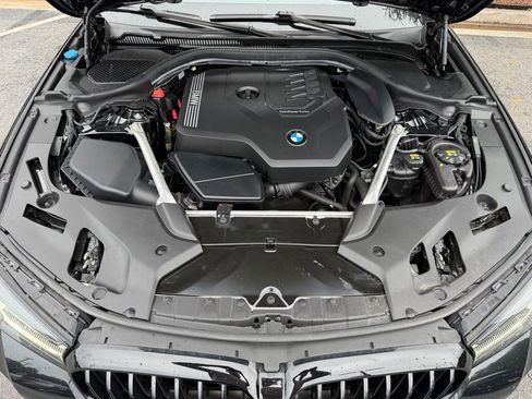 Used 2022 BMW 530i w/ M Sport Package RWD image 6