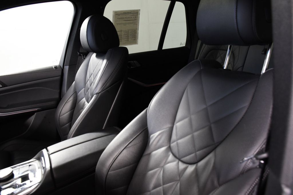 Used 2023 BMW X5 xDrive40i AWD/4WD image 17