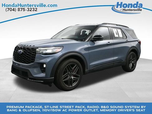 Used 2025 Ford Explorer ST-Line w/ Premium Package RWD image 3