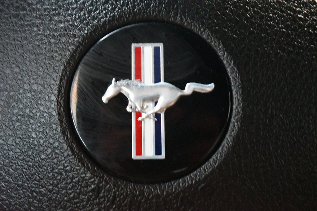 Used 2005 Ford Mustang GT RWD image 55