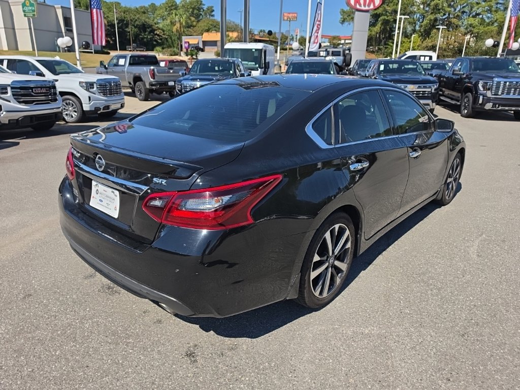 Used 2017 Nissan Altima 2.5 SR FWD image 7
