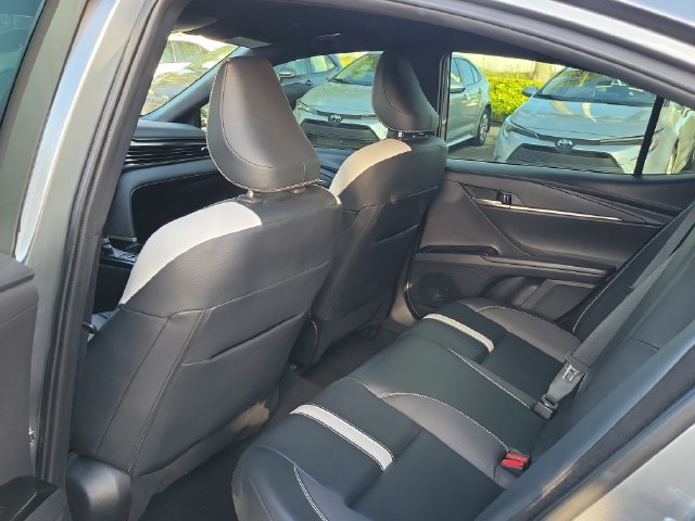 Used 2025 Toyota Camry SE FWD image 7