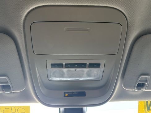 Used 2021 Chevrolet Colorado LT image 33