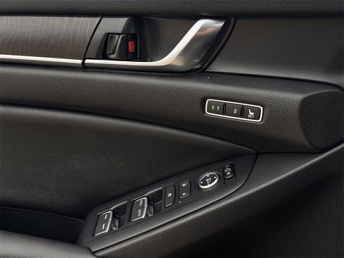 Used 2019 Honda Accord EX-L image 25