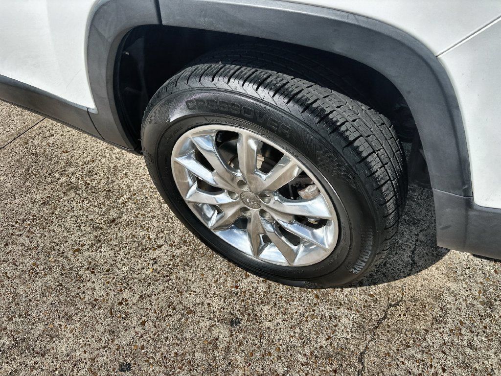 Used 2016 Jeep Cherokee Limited AWD/4WD image 4