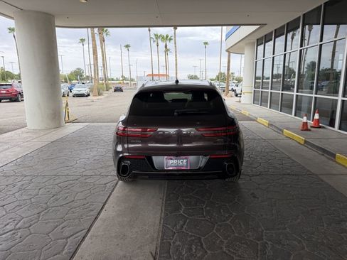 Used 2023 Genesis GV70 2.5T w/ Select Package AWD/4WD image 8