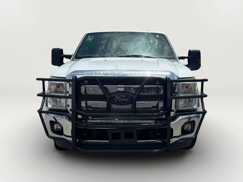 Used 2015 Ford F250 Lariat image 9