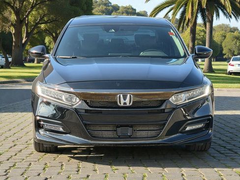 Used 2018 Honda Accord Sport image 5