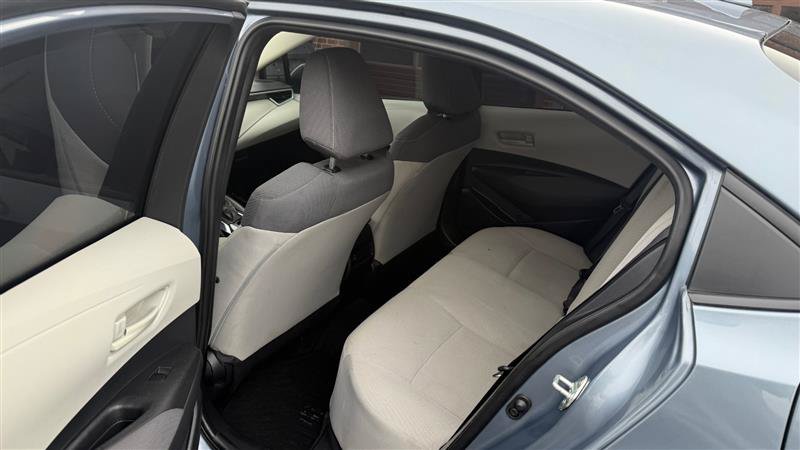 Used 2022 Toyota Corolla LE FWD image 18