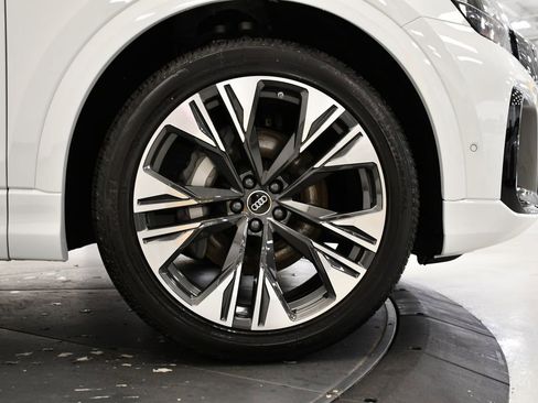 New 2026 Audi Q8 Premium Plus image 17