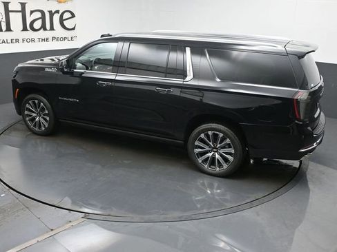 New 2026 Chevrolet Suburban High Country AWD/4WD image 21