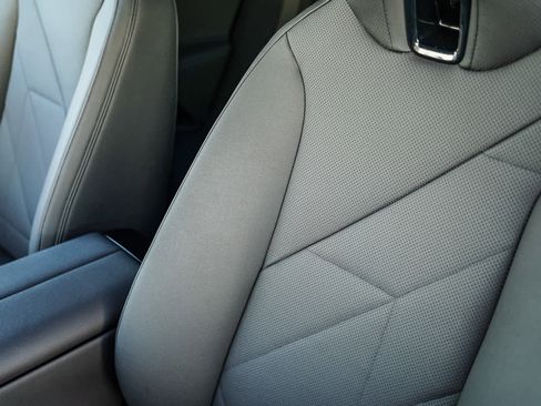 Used 2025 BMW iX xDrive50 image 25