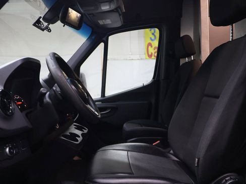 Used 2019 Mercedes-Benz Sprinter 144 image 15