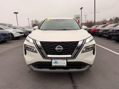 Certified 2023 Nissan Rogue SV image 3