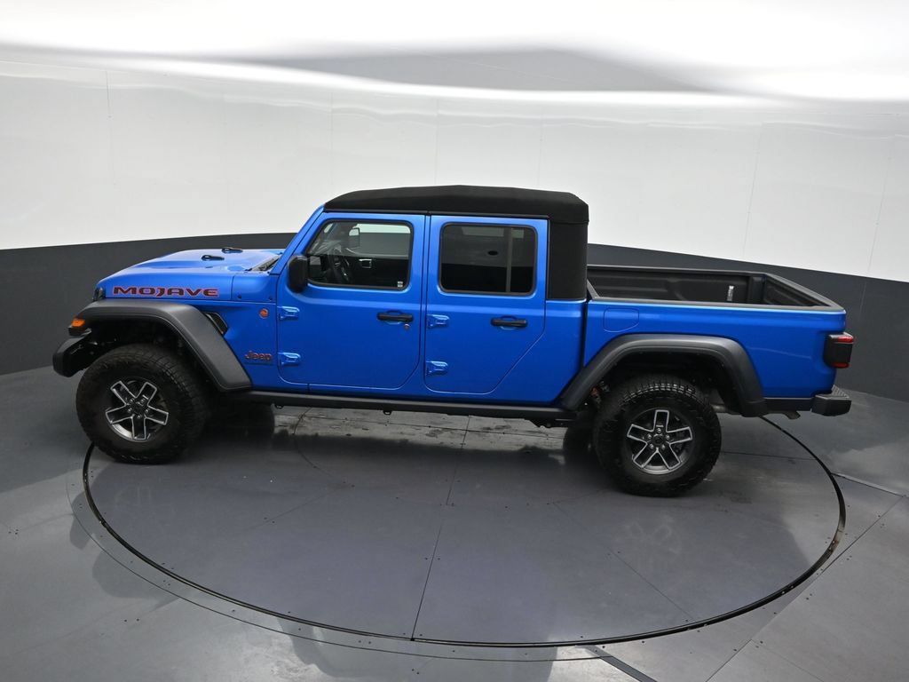 Used 2024 Jeep Gladiator Mojave AWD/4WD image 17