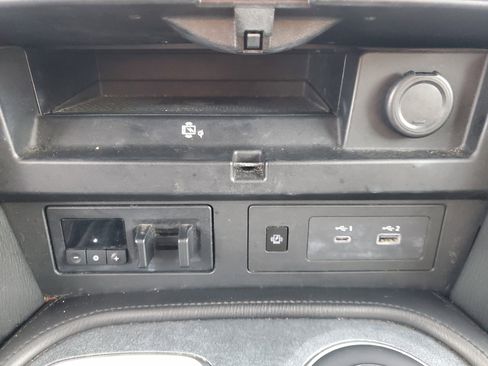 Used 2021 Nissan Armada SV image 29