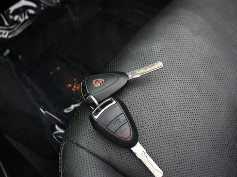 Used 2010 Porsche 911 Carrera S RWD image 30