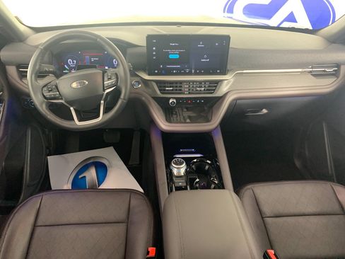 Used 2025 Ford Explorer Platinum RWD image 33