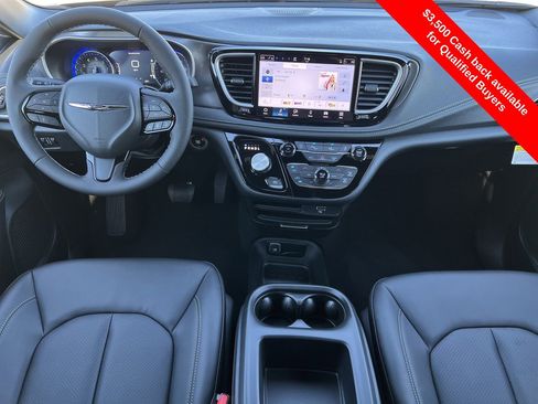 New 2026 Chrysler Pacifica Select w/ S Appearance Package image 2