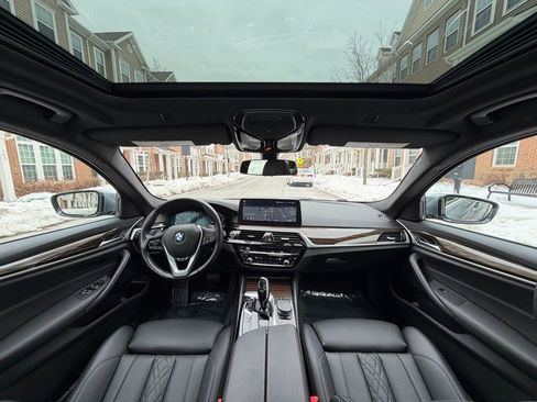 Used 2021 BMW 530i xDrive w/ Convenience Package image 12