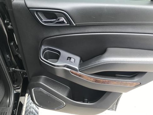 Used 2019 Chevrolet Tahoe LT w/ Luxury Package AWD/4WD image 13