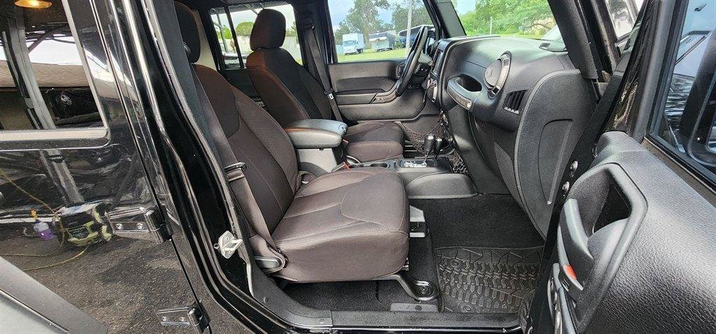 Used 2015 Jeep Wrangler Unlimited Sport w/ Quick Order Package 24S AWD/4WD image 22
