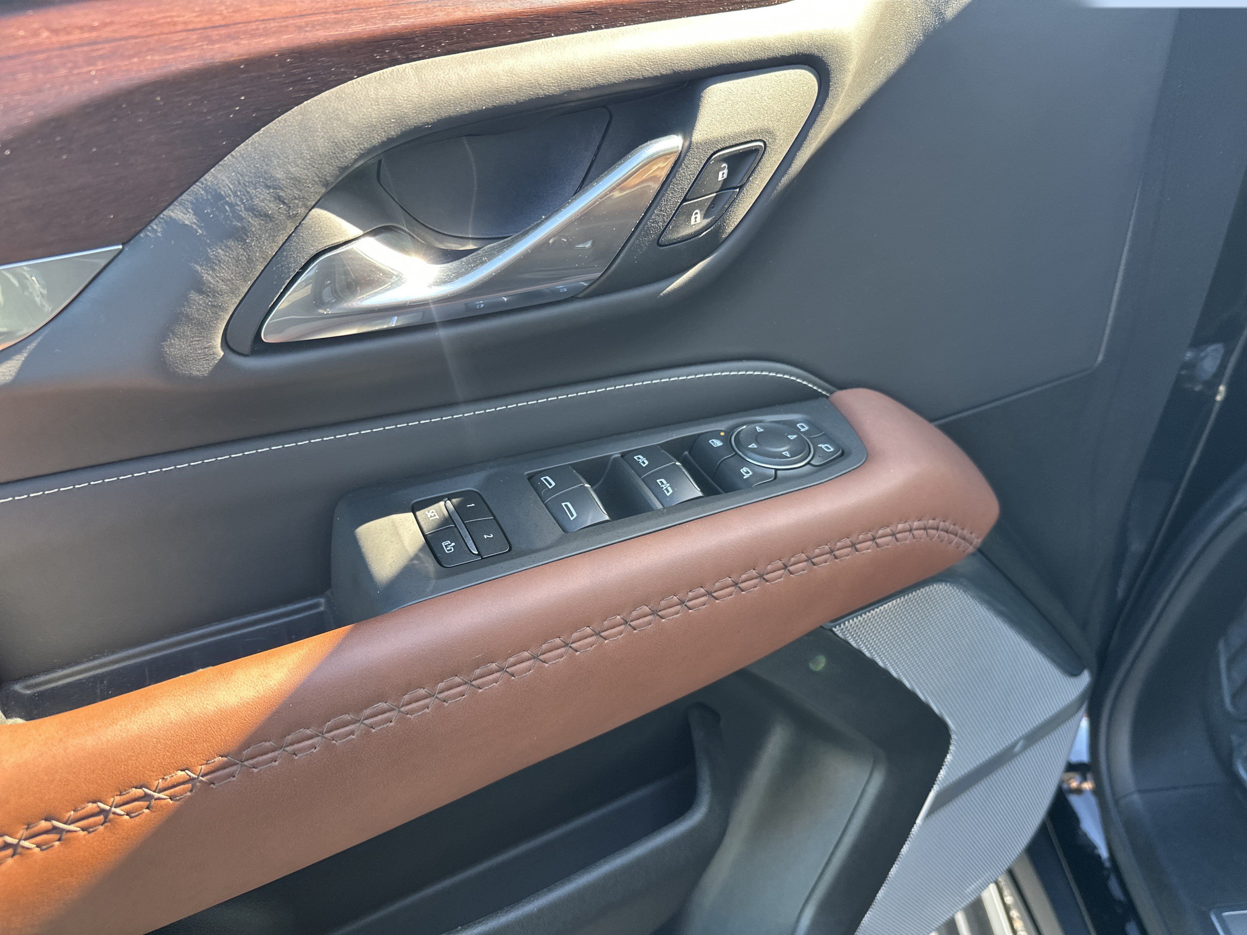 Certified 2023 GMC Yukon Denali Ultimate AWD/4WD image 14