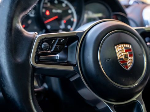 Used 2015 Porsche Cayenne Turbo image 23