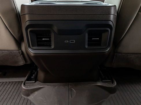 Used 2024 Chevrolet Silverado 1500 LT Trail Boss w/ LT Trail Boss Premium Package image 32