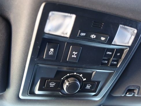 Used 2018 Toyota Tacoma TRD Off-Road image 26