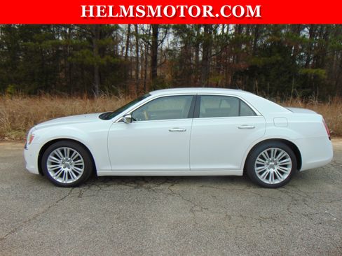 Used 2014 Chrysler 300 C w/ Light Group image 4