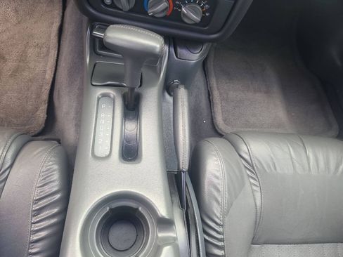 Used 1999 Pontiac Firebird Formula w/ Security Pkg RWD image 19