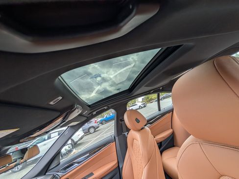 Used 2022 BMW 530i xDrive w/ Premium Package image 19