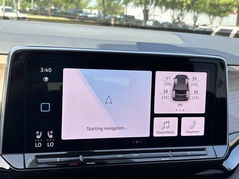 Used 2024 Volkswagen Atlas SE AWD/4WD image 33