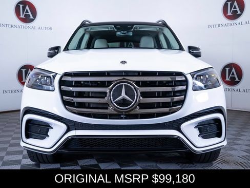 Used 2024 Mercedes-Benz GLS 450 4MATIC image 2