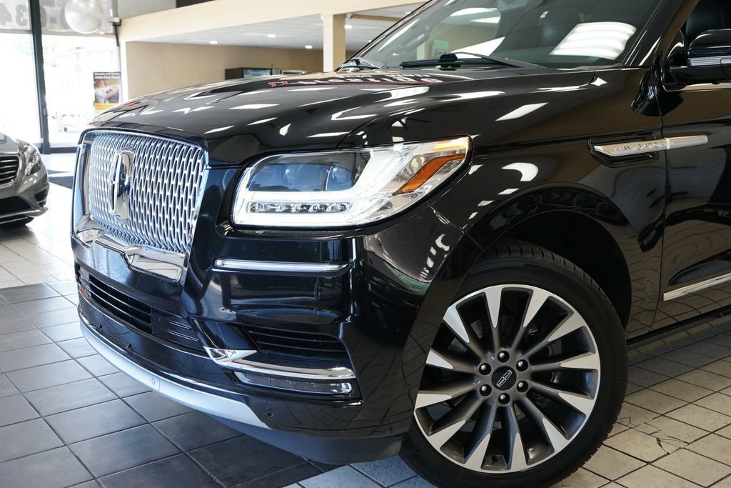 Used 2021 Lincoln Navigator Reserve AWD/4WD image 24